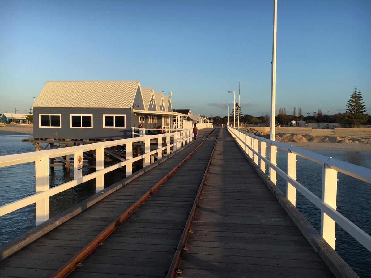 Bunkers Backpackers Hostel Busselton Exterior photo